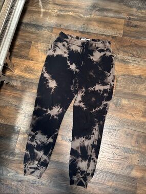 Fashion Nova Black and Tan Tie-Dye Jogger Pants